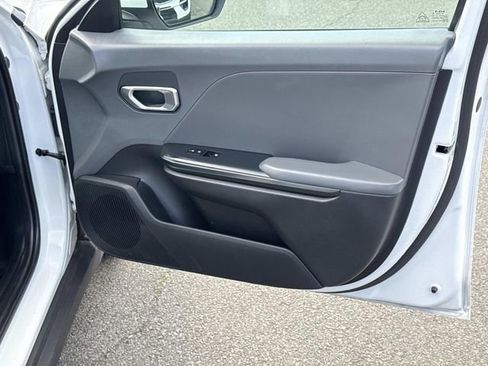 Used 2025 Kia K4 FWD image 8