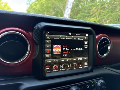 Used 2023 Jeep Wrangler Unlimited Rubicon w/ Cold Weather Group AWD/4WD image 30