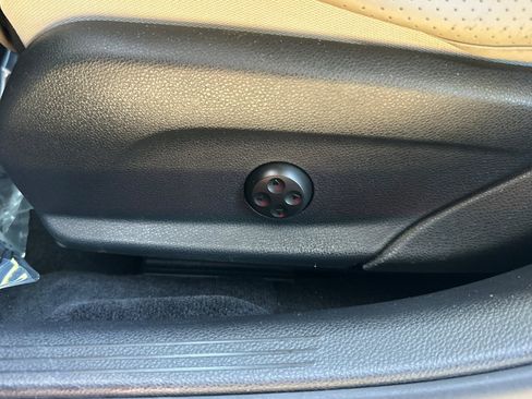 Used 2017 Mercedes-Benz C 300 Sedan image 15