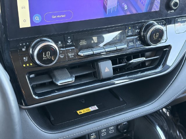 Used 2023 Toyota Highlander Limited FWD image 30