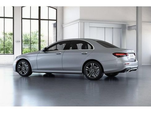 Certified 2022 Mercedes-Benz E 350 4MATIC Sedan image 32
