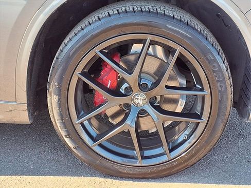 Used 2021 Alfa Romeo Stelvio Ti w/ Nero Edizione image 9