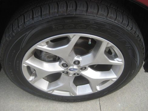Used 2018 Subaru Forester 2.5i Touring AWD/4WD image 10