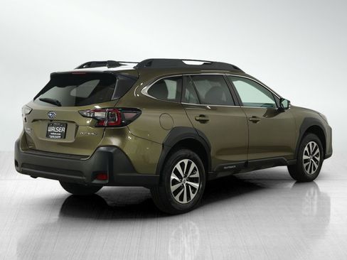 Used 2024 Subaru Outback Premium AWD/4WD image 5