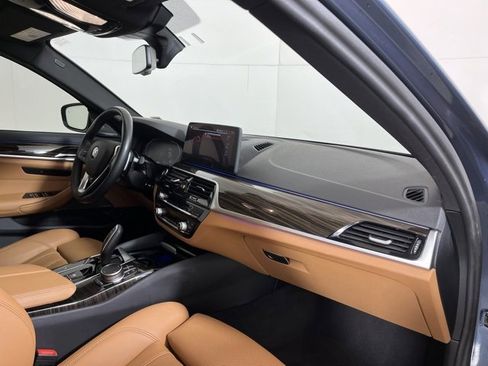 Used 2023 BMW 530i xDrive 530i xDrive w/ Premium Package image 22