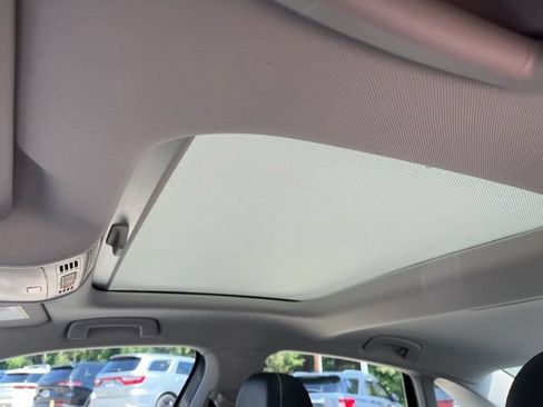 Used 2024 Volkswagen Jetta SE FWD image 11