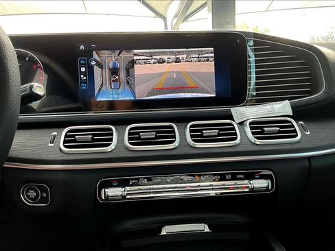 New 2026 Mercedes-Benz GLS 450 4MATIC image 12