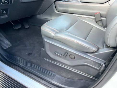 Used 2025 Ford Expedition Max Active AWD/4WD image 33