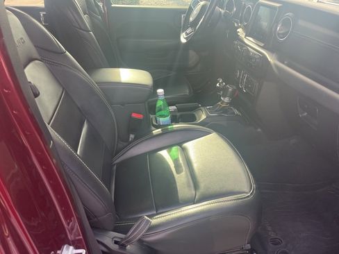 Used 2021 Jeep Gladiator Overland image 5