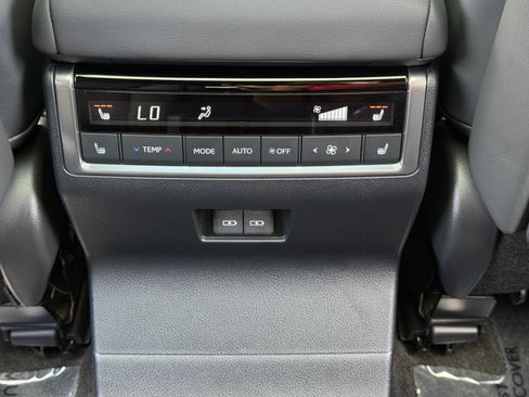 Used 2024 Lexus GX 550 w/ Cold Area Package AWD/4WD image 38