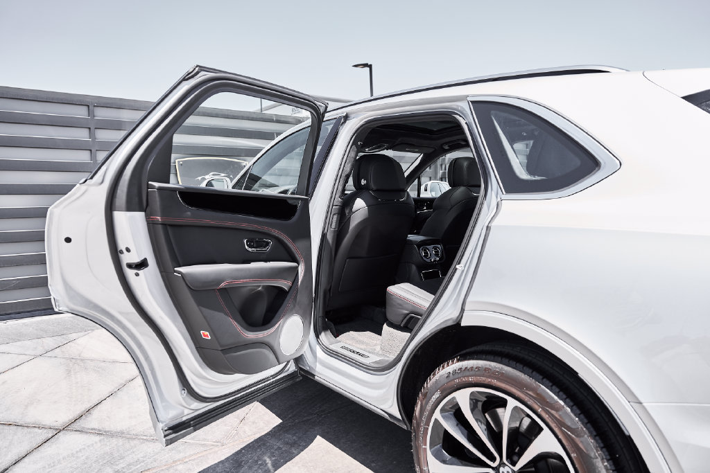 Used 2021 Bentley Bentayga AWD/4WD image 27