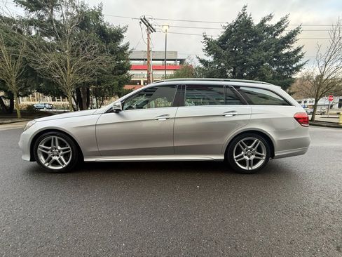 Used 2015 Mercedes-Benz E 350 E 350 4MATIC Wagon 4D image 6