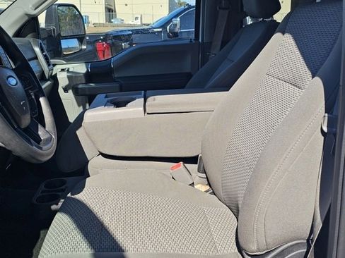 Used 2017 Ford F250 XLT w/ XLT Value Package image 4