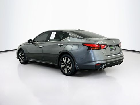 Used 2022 Nissan Altima 2.5 SV w/ SV Premium Package FWD image 5