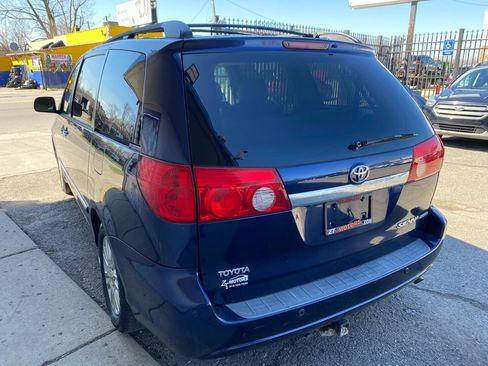 Used 2007 Toyota Sienna XLE Limited image 2