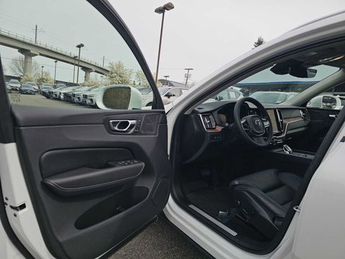 Certified 2023 Volvo XC60 T8 Ultimate image 23