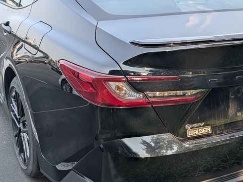 Used 2025 Toyota Sienna XLE FWD image 7