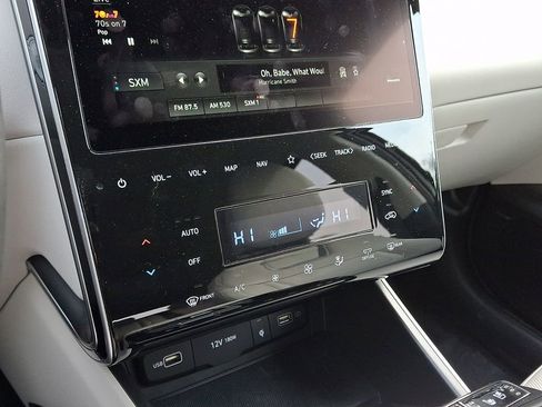 Used 2022 Hyundai Tucson Limited AWD/4WD image 16