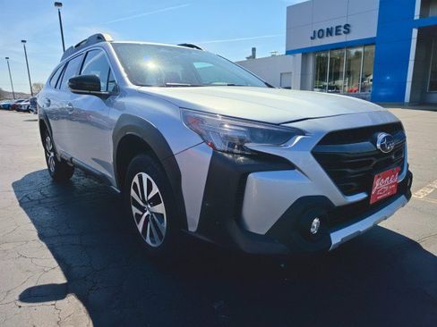 Used 2023 Subaru Outback Premium image 7