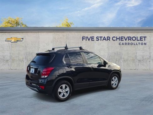Used 2021 Chevrolet Trax LT w/ Premium Seat Package image 8