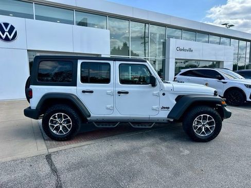 Used 2026 Jeep Wrangler Unlimited Sport AWD/4WD image 8