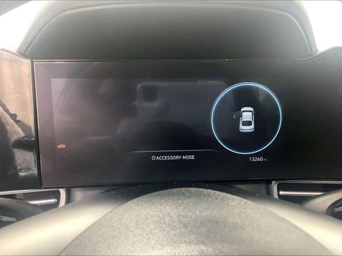 Used 2025 Hyundai Elantra SEL image 25