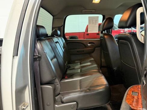 Used 2010 Chevrolet Silverado 1500 LTZ w/ Convenience Package AWD/4WD image 18