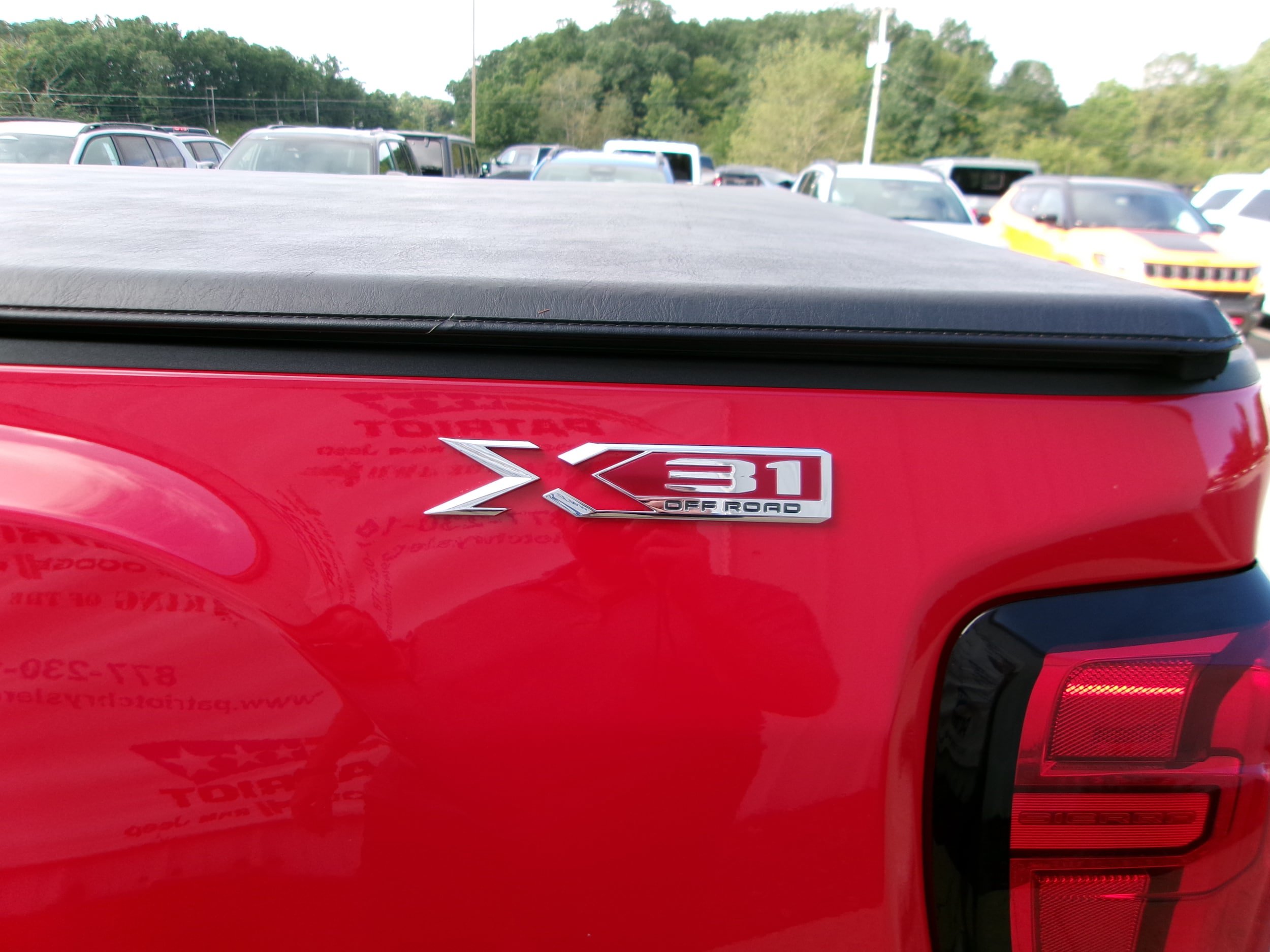 Used 2020 GMC Sierra 2500 SLE w/ SLE Value Package; AWD/4WD image 6