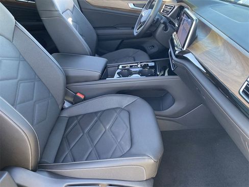 New 2026 Volkswagen Atlas SE image 8