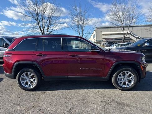 Certified 2023 Jeep Grand Cherokee Limited w/ Luxury Tech Group II image 16
