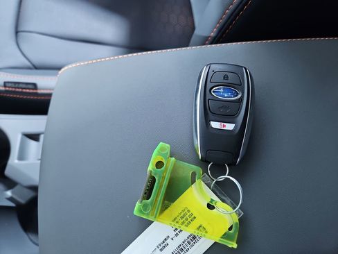 Used 2025 Subaru Crosstrek 2.5i Limited w/ Popular Package #4A image 29