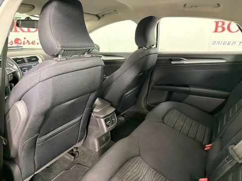 Used 2016 Ford Fusion SE FWD image 24