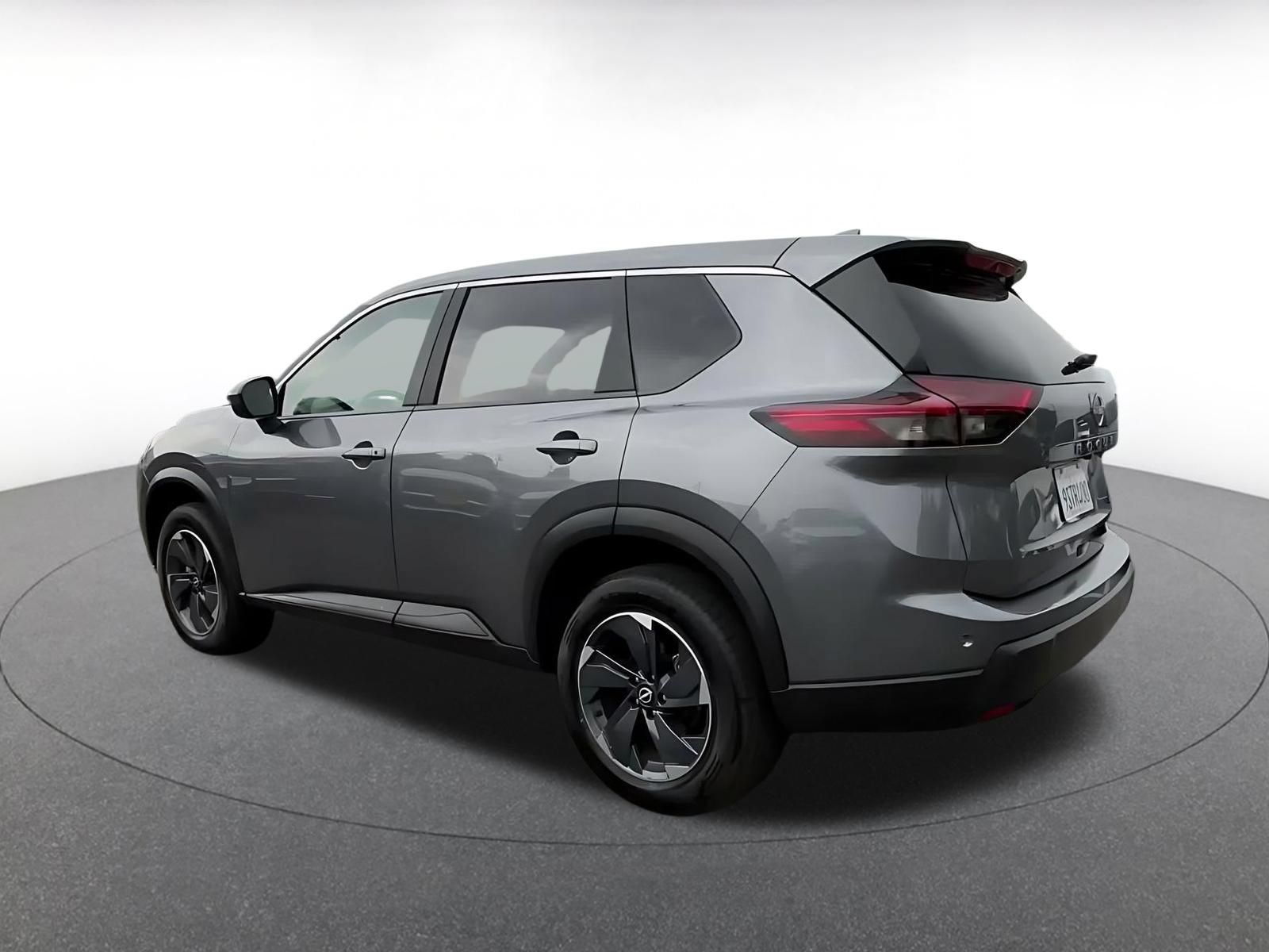 Used 2025 Nissan Rogue SV FWD image 9