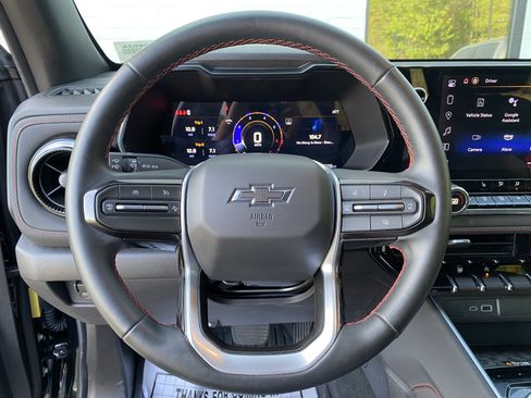 Used 2024 Chevrolet Colorado Z71 w/ Z71 Convenience Package 2 image 18