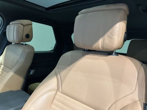 Used 2024 Land Rover Discovery Dynamic SE image 16