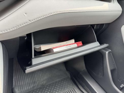 Used 2022 Toyota Highlander LE image 31