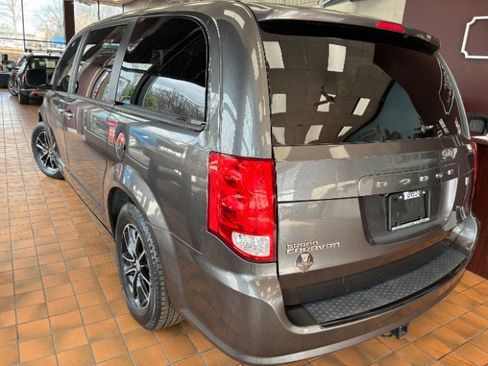 Used 2018 Dodge Grand Caravan SE image 7