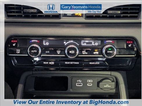 Certified 2025 Honda Pilot TrailSport image 23