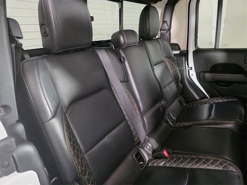 Used 2023 Jeep Gladiator Overland image 31