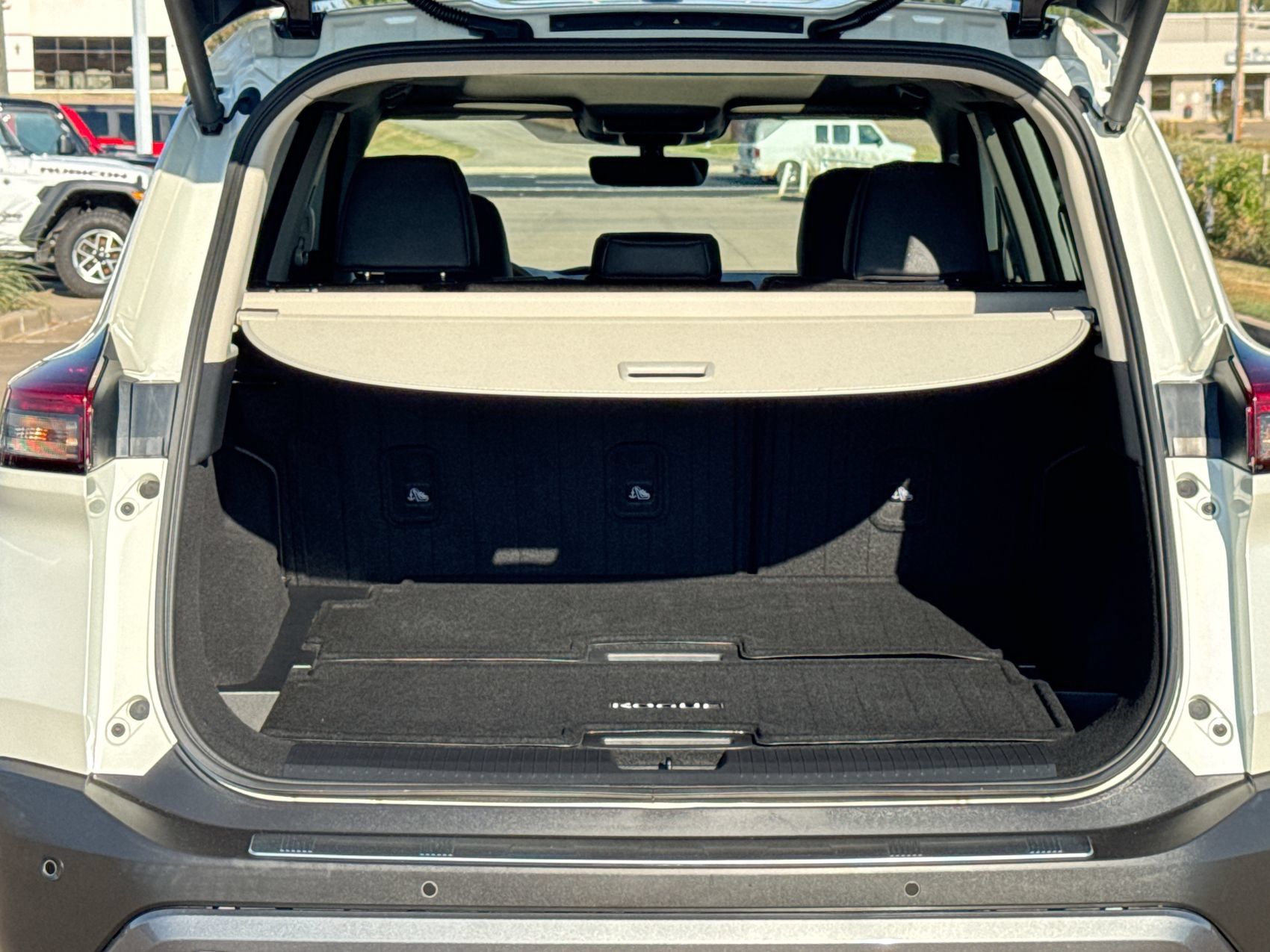 Used 2023 Nissan Rogue SL w/ SL Premium Package FWD image 23