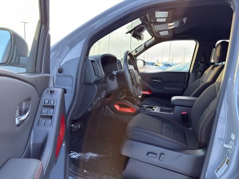 Certified 2024 Nissan Frontier PRO-4X w/ Off-Road Protection Package image 11