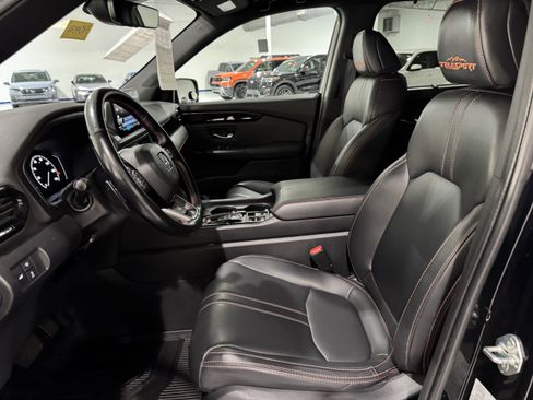 Used 2024 Honda Pilot TrailSport image 26