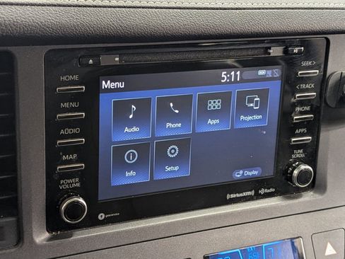 Used 2020 Toyota Sienna SE image 26