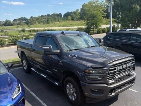 Used 2025 RAM 2500 Big Horn AWD/4WD image 3