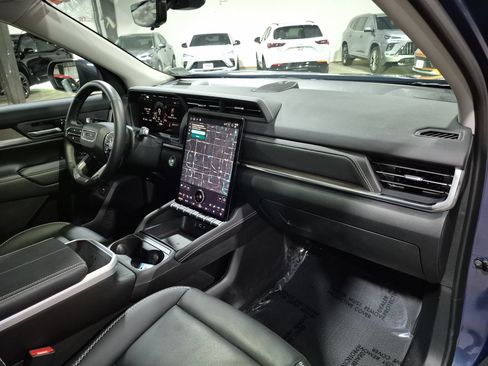 Certified 2026 GMC Terrain Denali AWD/4WD image 29