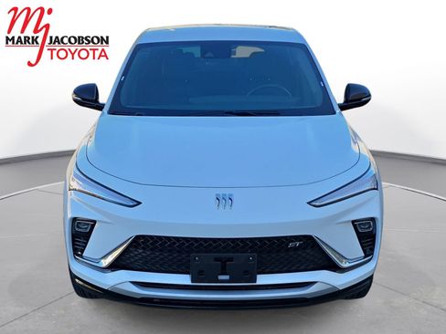 Used 2025 Buick Envista Sport Touring image 3