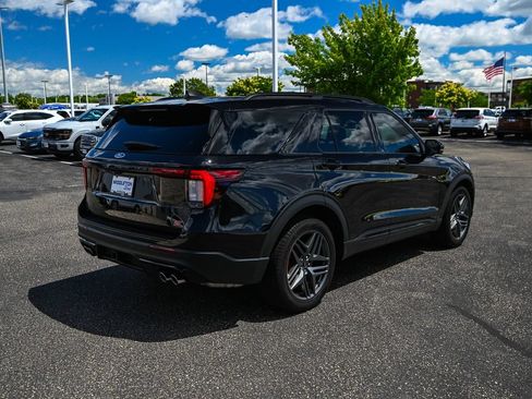 Certified 2025 Ford Explorer ST AWD/4WD image 5