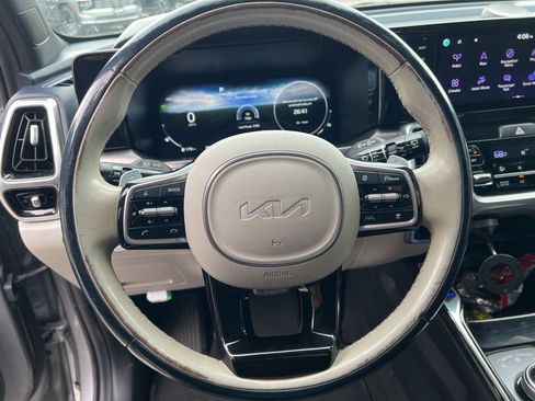 Used 2022 Kia Sorento SX Prestige w/ Panoramic Sunroof Package AWD/4WD image 5
