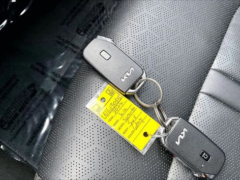 Used 2022 Kia Sorento EX w/ Panoramic Sunroof Package image 15