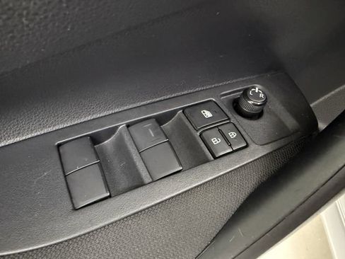 Used 2021 Toyota Corolla LE FWD image 28